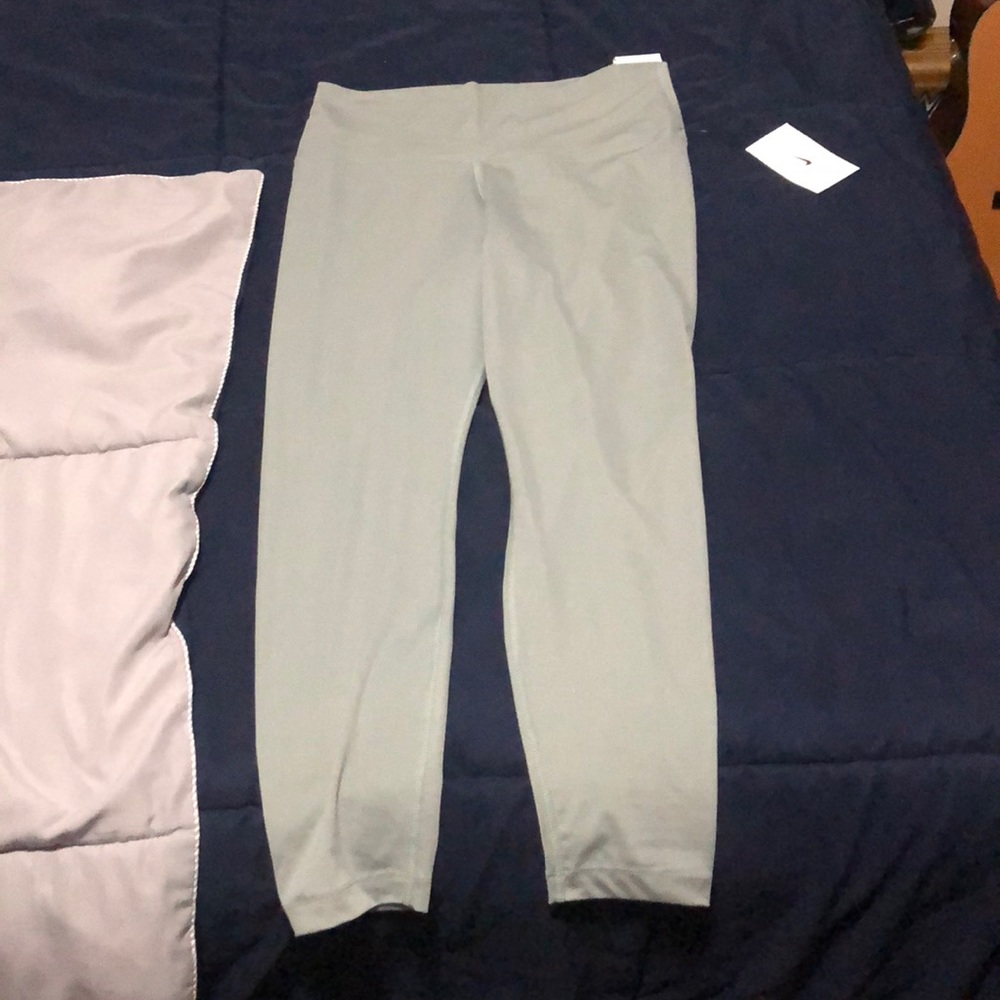 Nike Yoga Dri-Fit Women’s High Waisted 7/8 Leggings